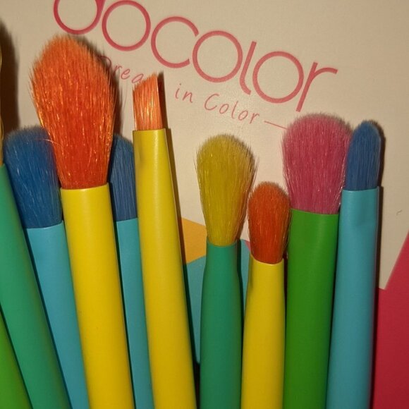 Docolor Eye Makeup 16pcs Colorful Eyeshadow Syanthic Hair Makeup Brush Set - Picture 11 of 15